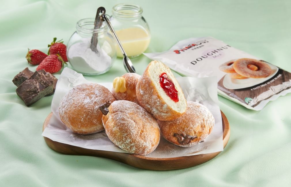Strawberry jam doughnuts