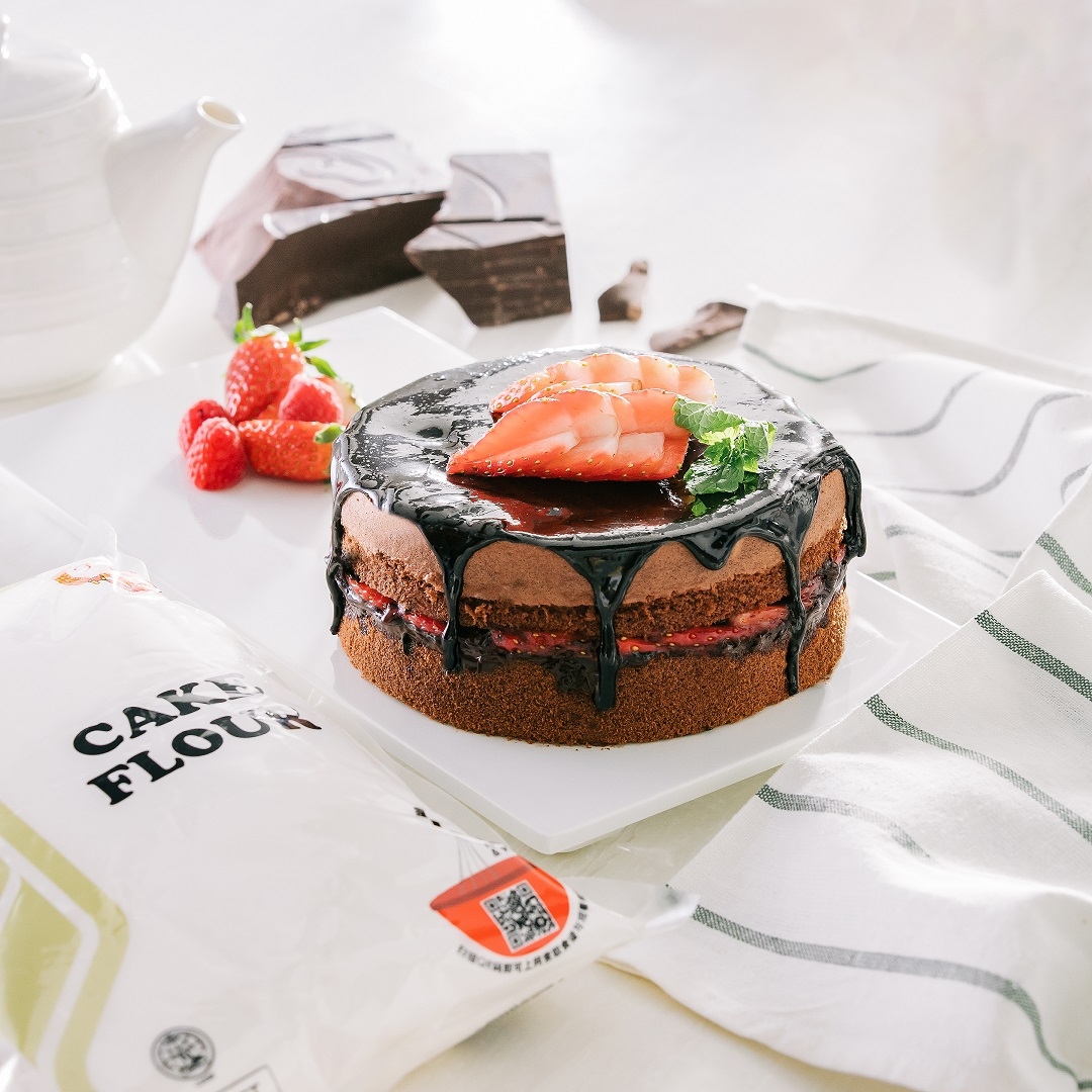 Chocolate cake with strawberry