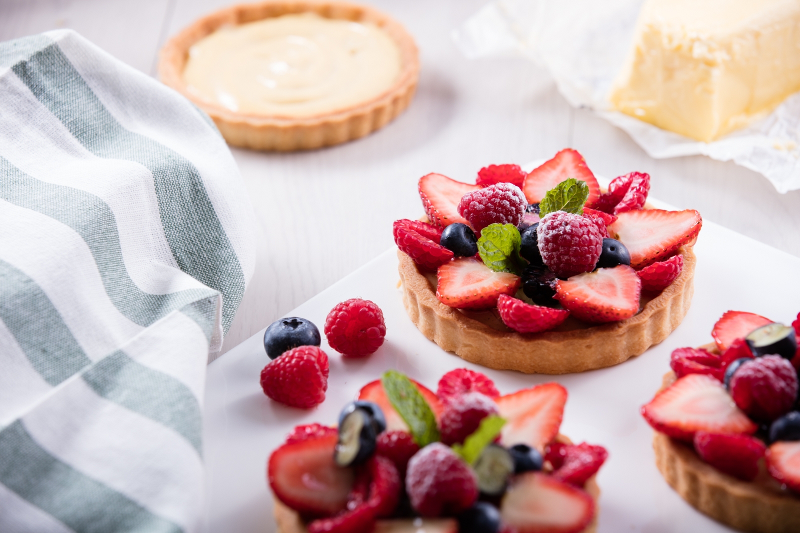 Mix fruit tart