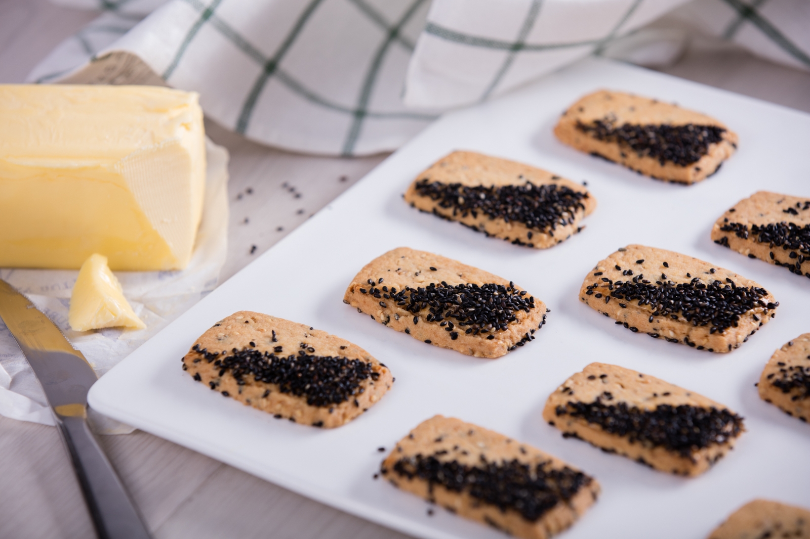 Sesame cookies