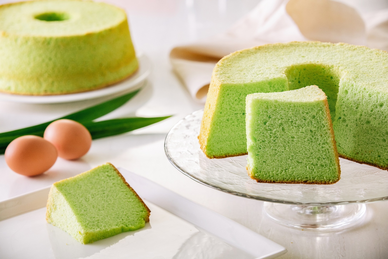 Pandan chiffon cake