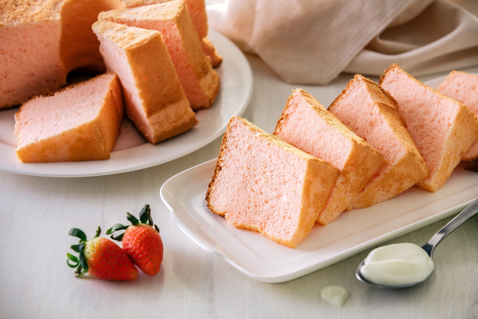 Strawberry yoghurt chiffon cake