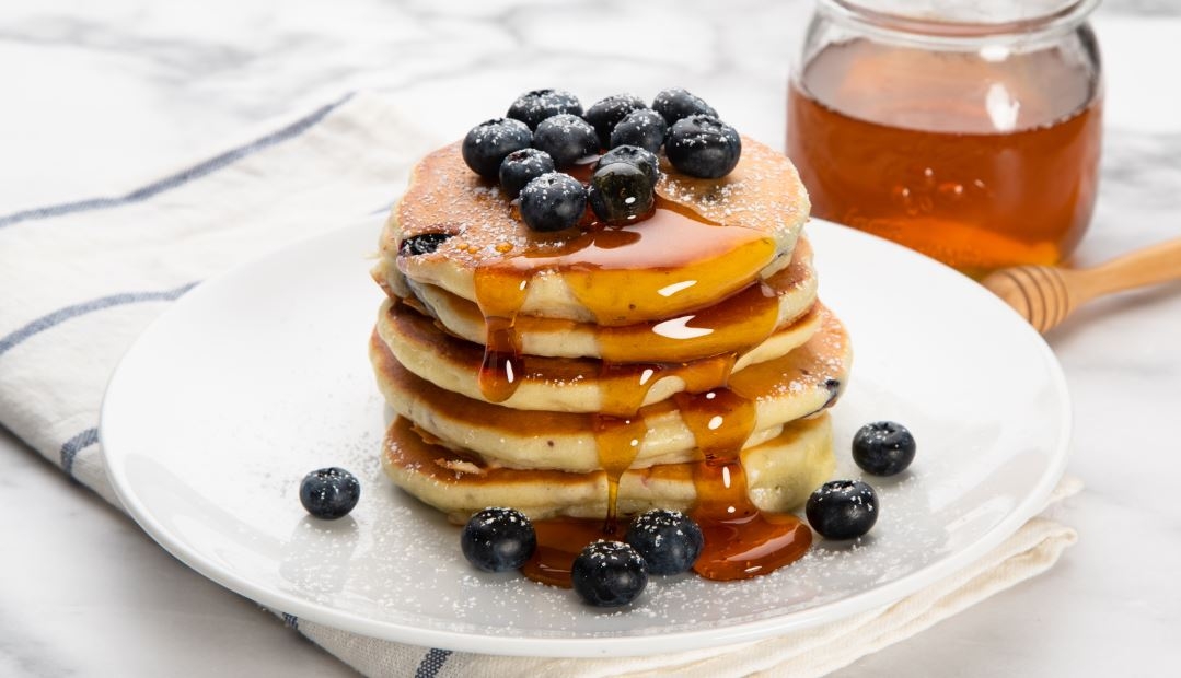 Blueberry pancake with honey