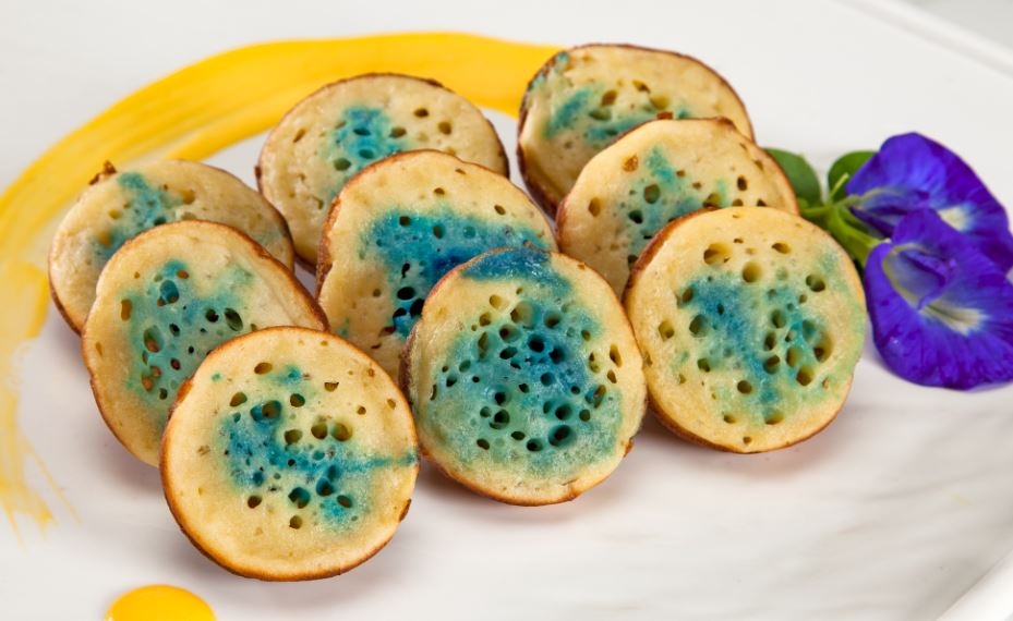 Bunga telang bingka bika ambon
