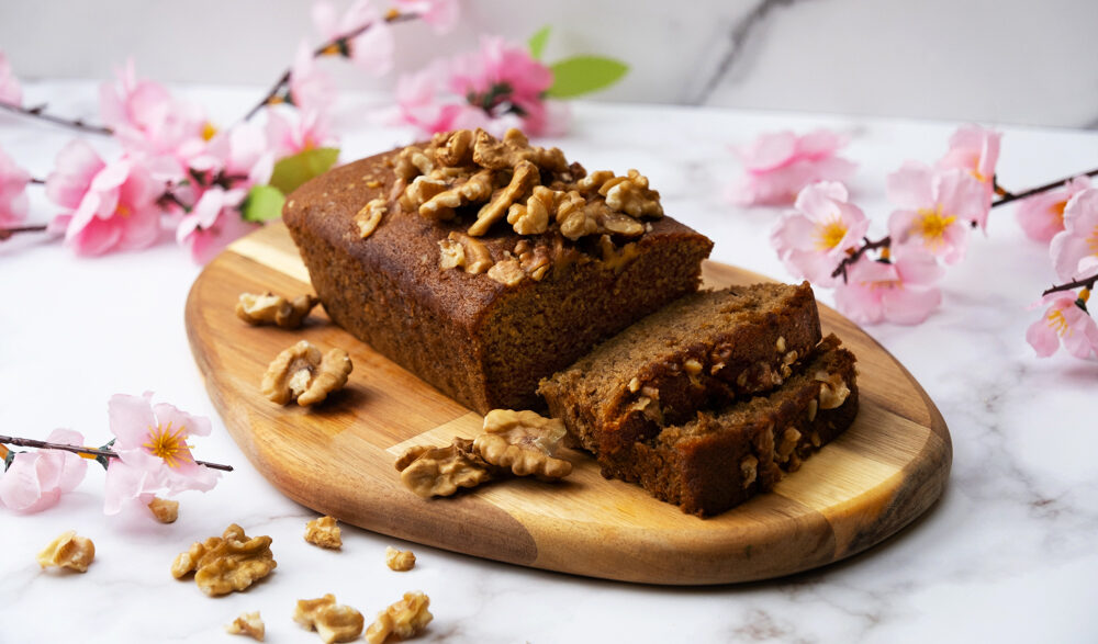 Banana walnut cake